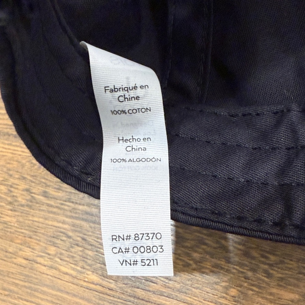 ALO Yoga Off-Duty Cap in Black - Picture 8 of 8